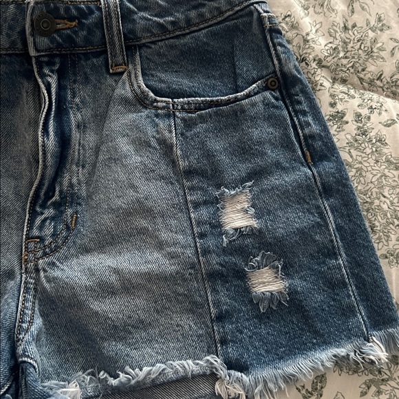 Trendy Distressed Blue Denim Shorts - Picture 3 of 9
